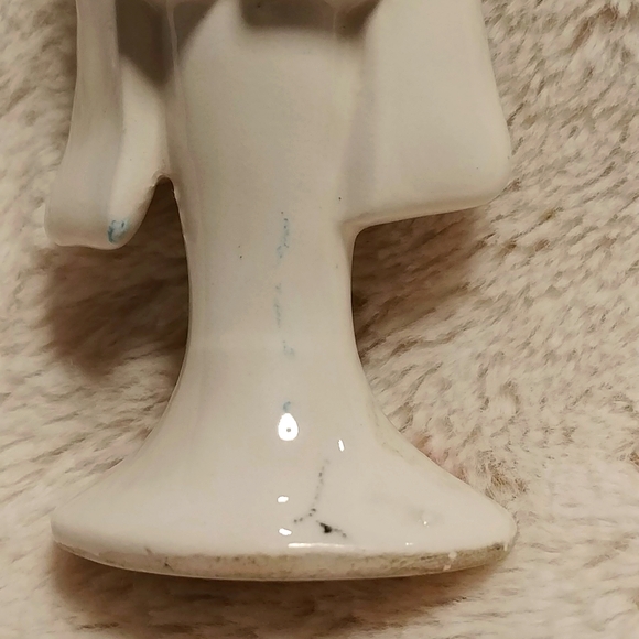 Japanese Porcelain Lady with Lantern - Picture 6 of 10